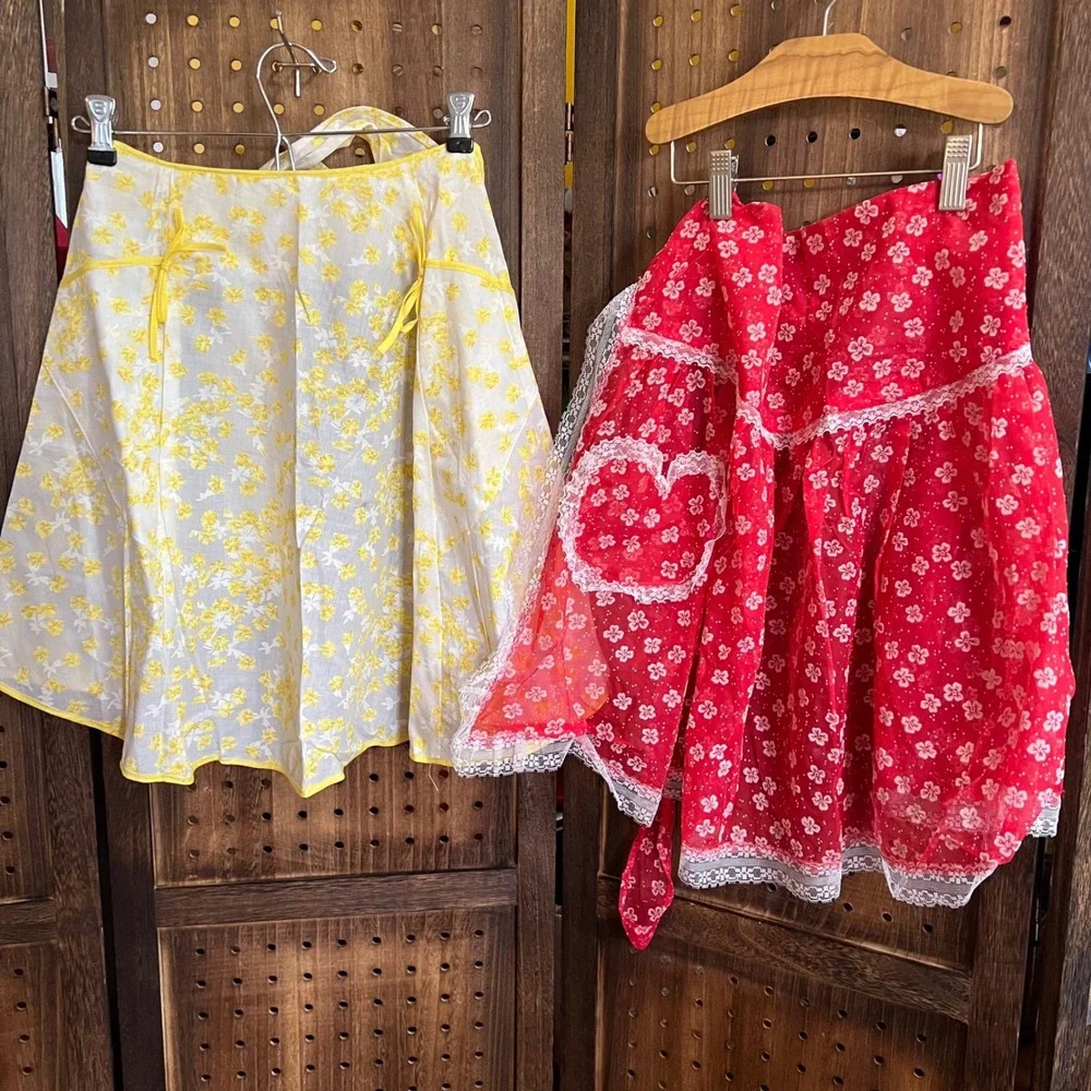 Vintage Apron Lot of 2 Yellow Floral Red Flora 50s 60s Kitsch Retro Pin Up
